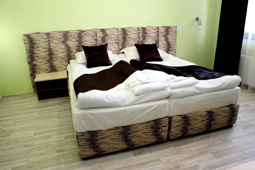 Incanto Family Hotel Szevlievo Szoba fotó